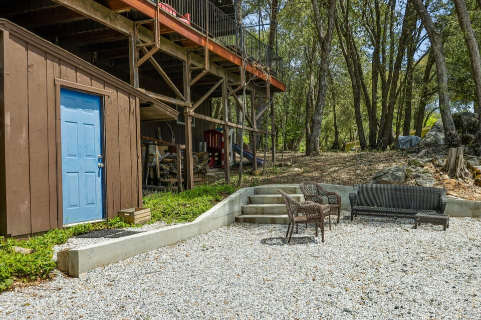 Seating Area | Outdoor Seating