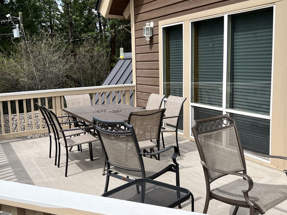 Al Fresco Dining on the Sun Deck