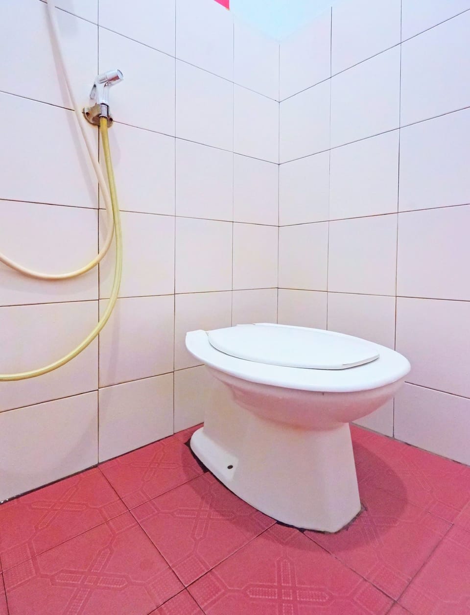 Standard Twin Room | Bathroom | Shower, towels, soap, shampoo