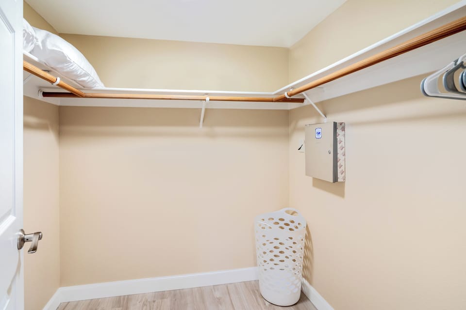 Third bedroom walk-in closet