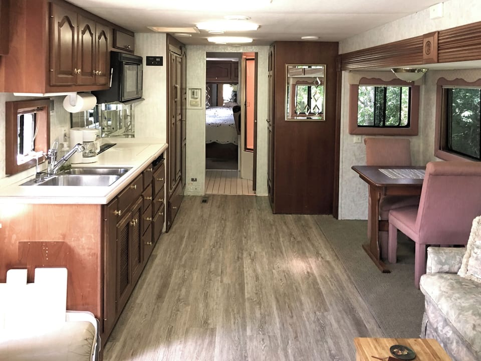 Kitchen and Dining Table (expandable)