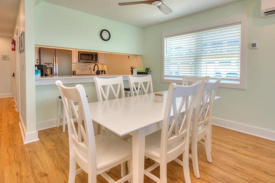 Dining Room
GW 5.2.23 15
