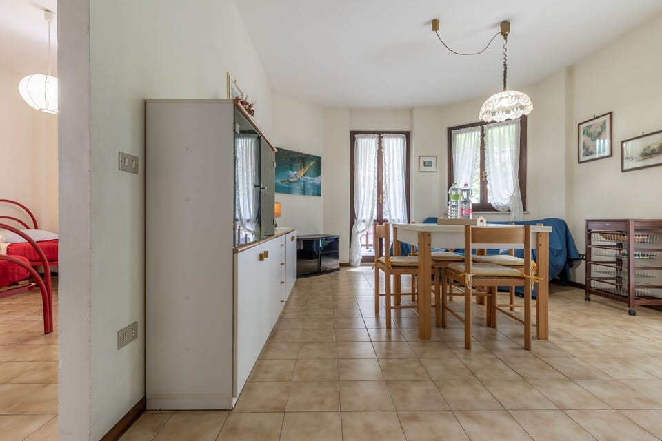 Bedroom, Living Room