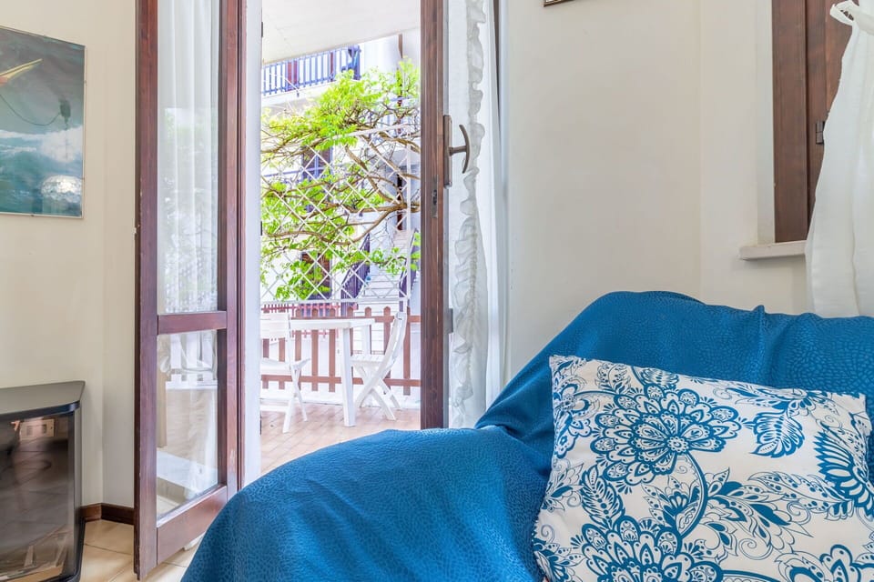 Balcony / Terrace / Patio, Living Room