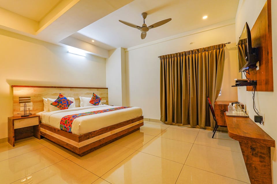 Deluxe Room | Premium bedding, in-room safe, desk, free WiFi