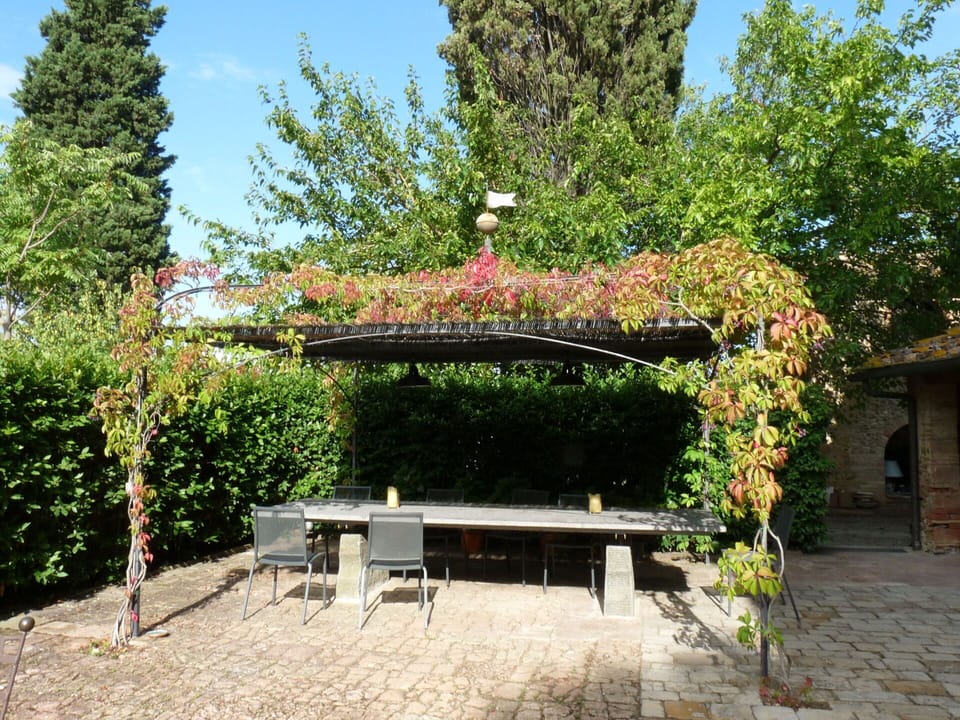 Amenities, Building Exterior, Main Entrance, Pool, Spring, Summer