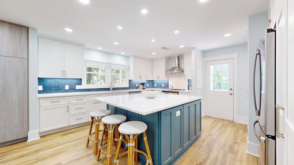 Eat-in Kitchen