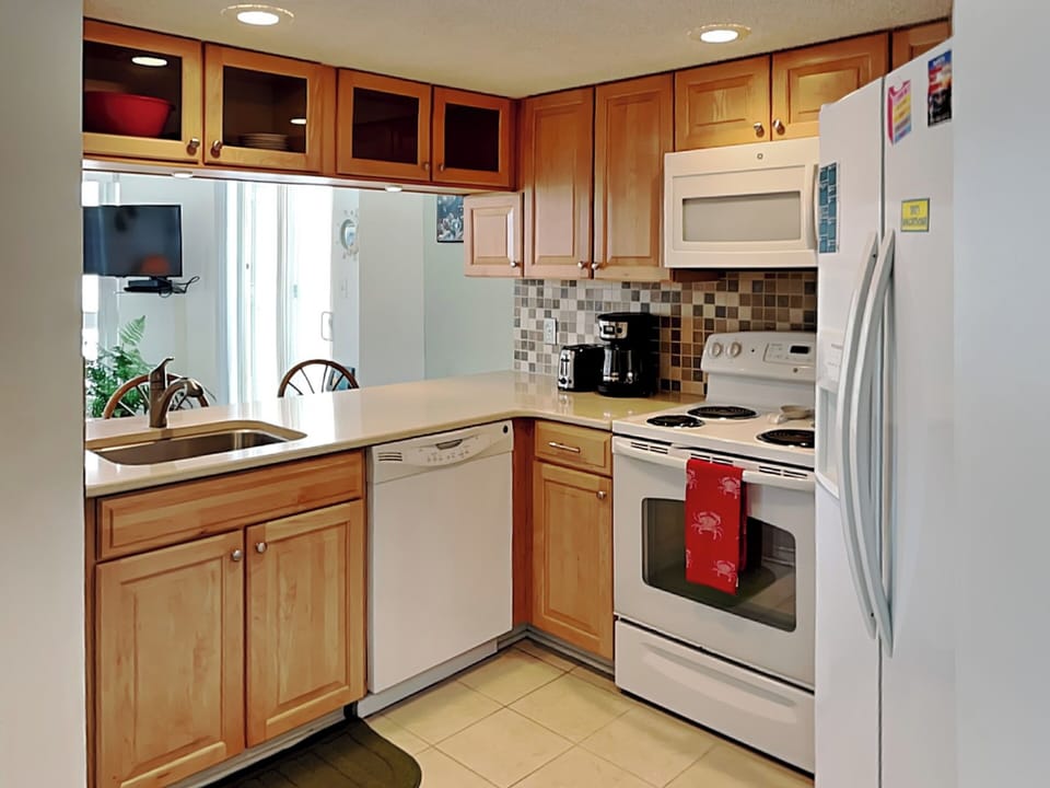 Full Size Kitchen