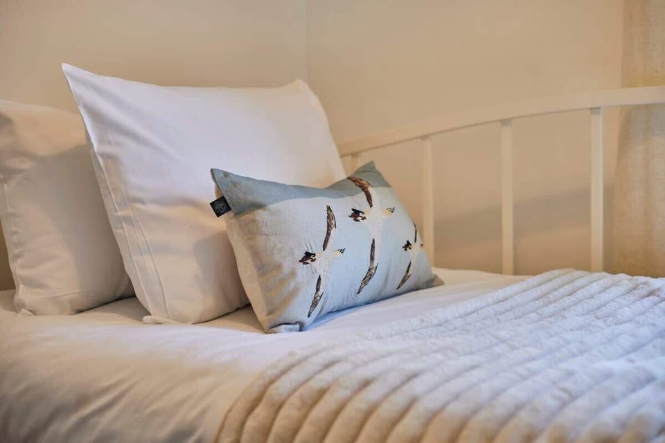 Hope Cottage, Whitby - Host & Stay