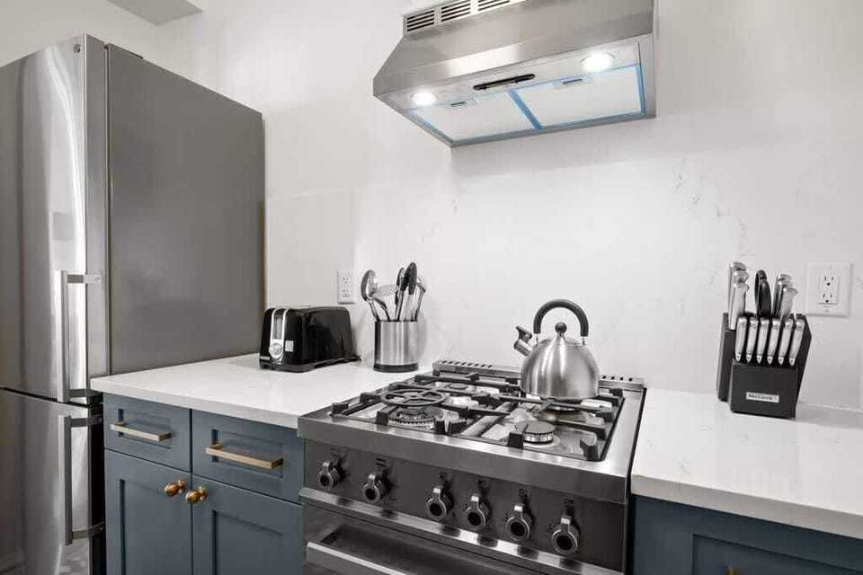 Stainless Steel Kitchen with Gas Stove