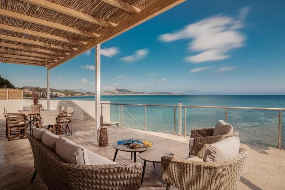 Astarte Villas - Bleu Beach Front Villa