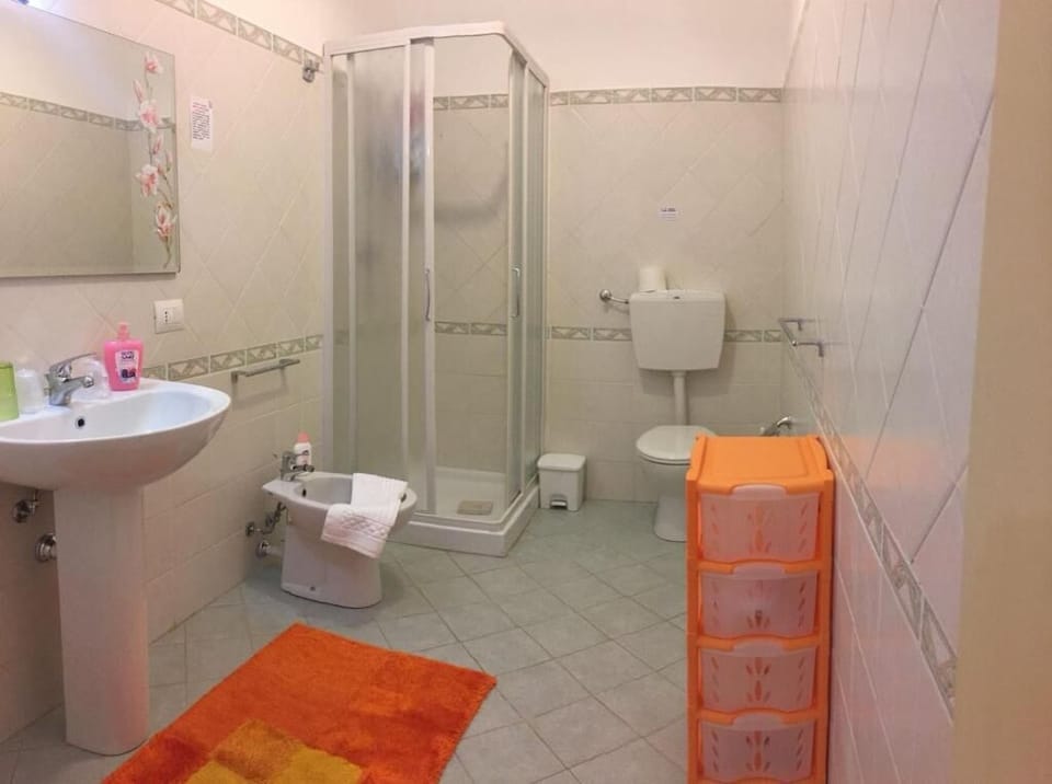 Free toiletries, hair dryer, bidet