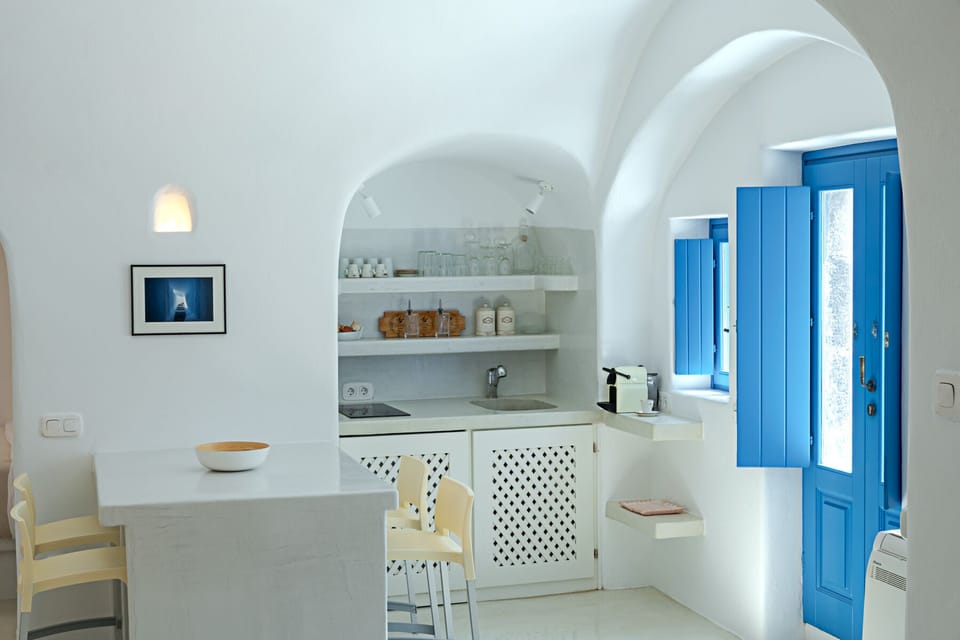 Basic Villa | Private kitchen | Full-size fridge, microwave, coffee/tea maker, electric kettle