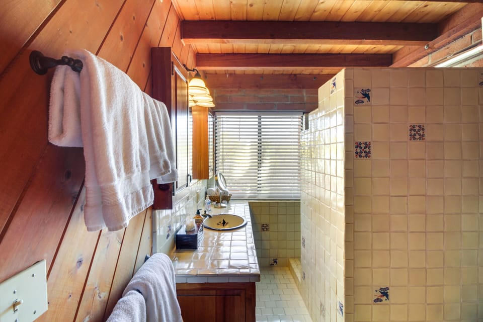 Full Bathroom | 1st Floor