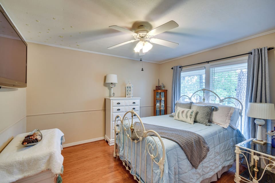 Bedroom 1 | Full Bed | Linens Provided