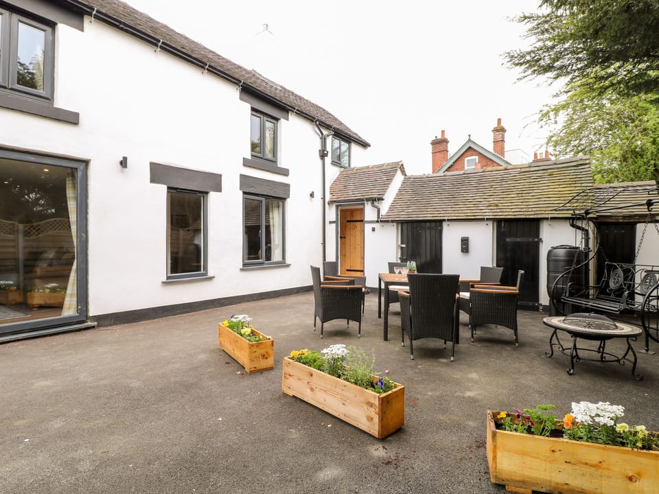 Cottage | Interior