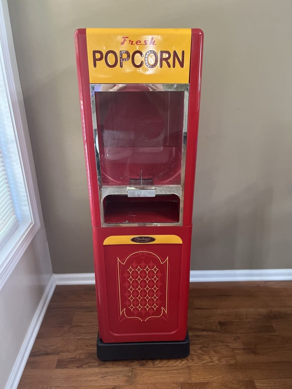 Popcorn maker for movie nights