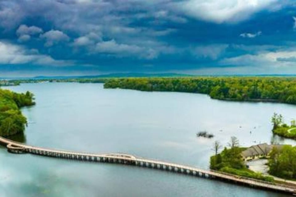 The 4+ mile Boardman Loop Trail is accessible from the condo.  Grab your shoes or bike and enjoy one of the nicest trails in town. Say hi and follow good trail etiquette (please)! :-)
