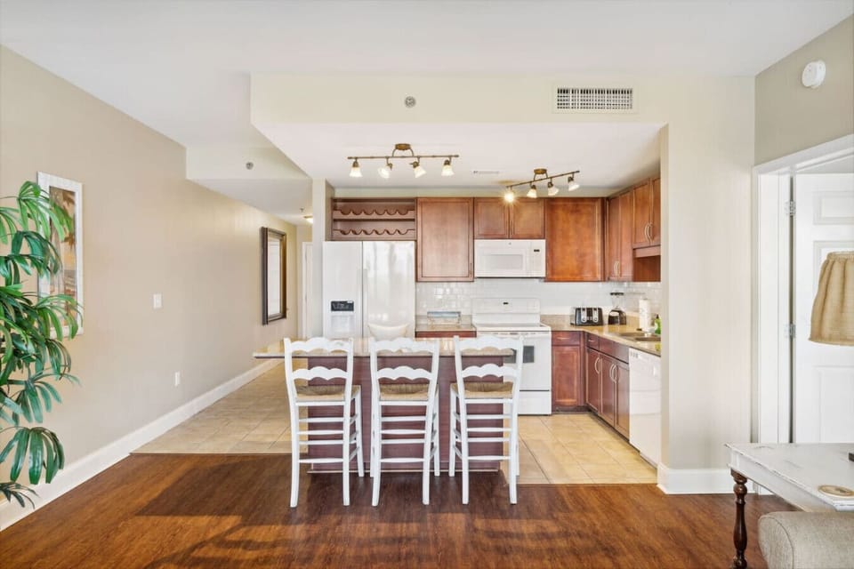 Full Size Kitchen with Island Bar Seating