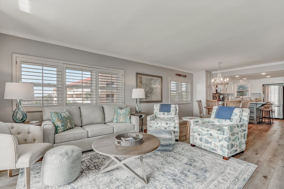 Beautiful Living Space with Gorgeous Oceanfront Views and a Flat Screen TV