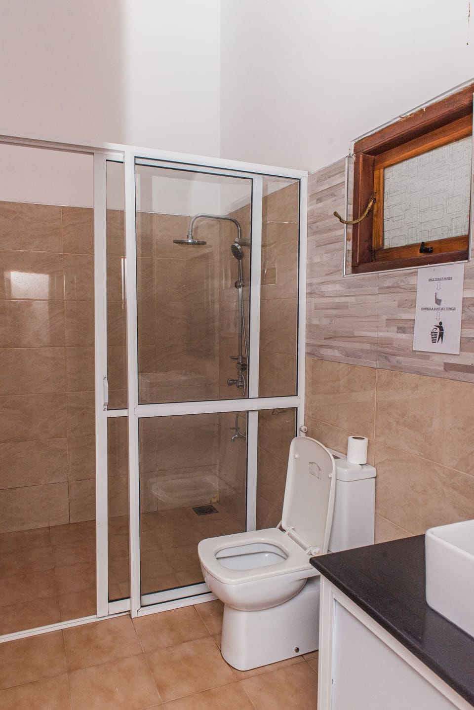 Standard Triple Room, 1 King Bed, Non Smoking, Mountain View | Bathroom | Shower, rainfall showerhead, free toiletries, hair dryer