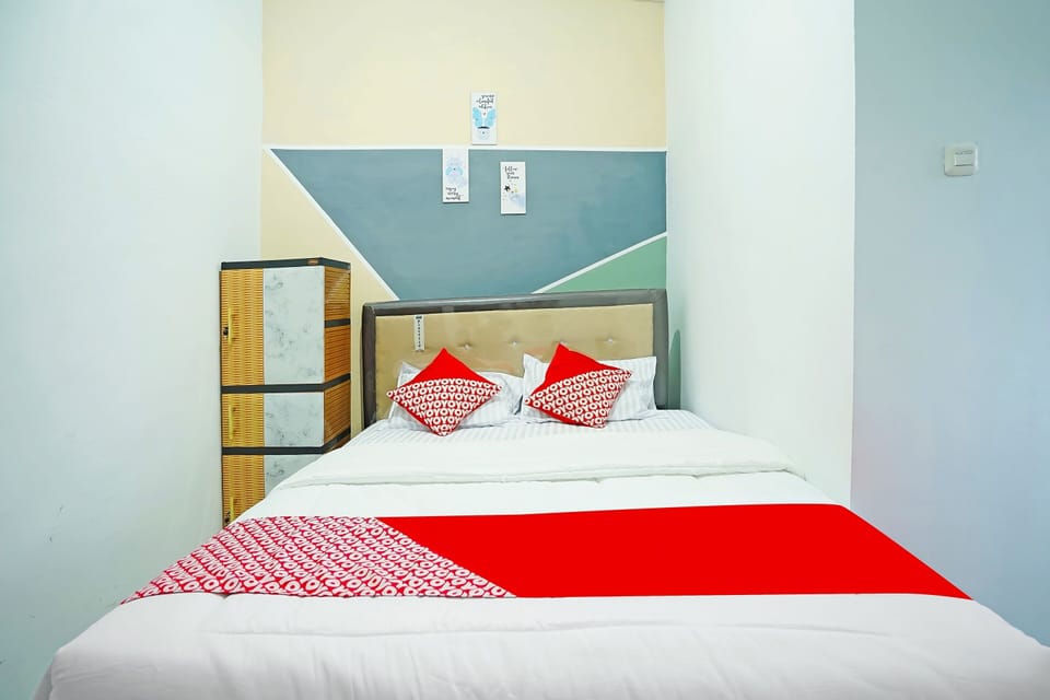 Standard Double Room | Laptop workspace, WiFi (free), bed sheets