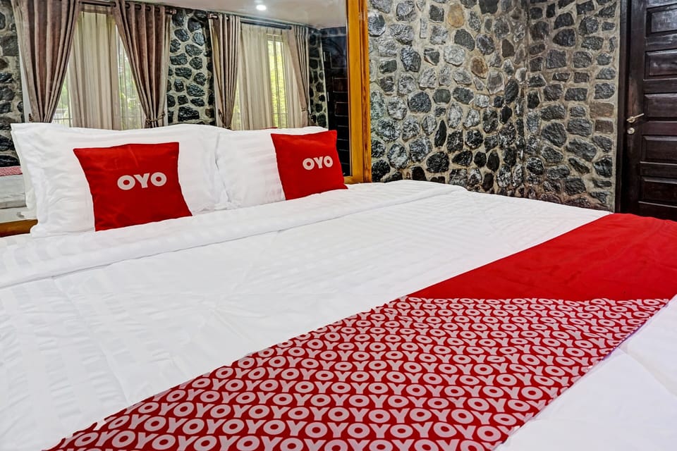 Deluxe Double Room | Desk, free WiFi, bed sheets