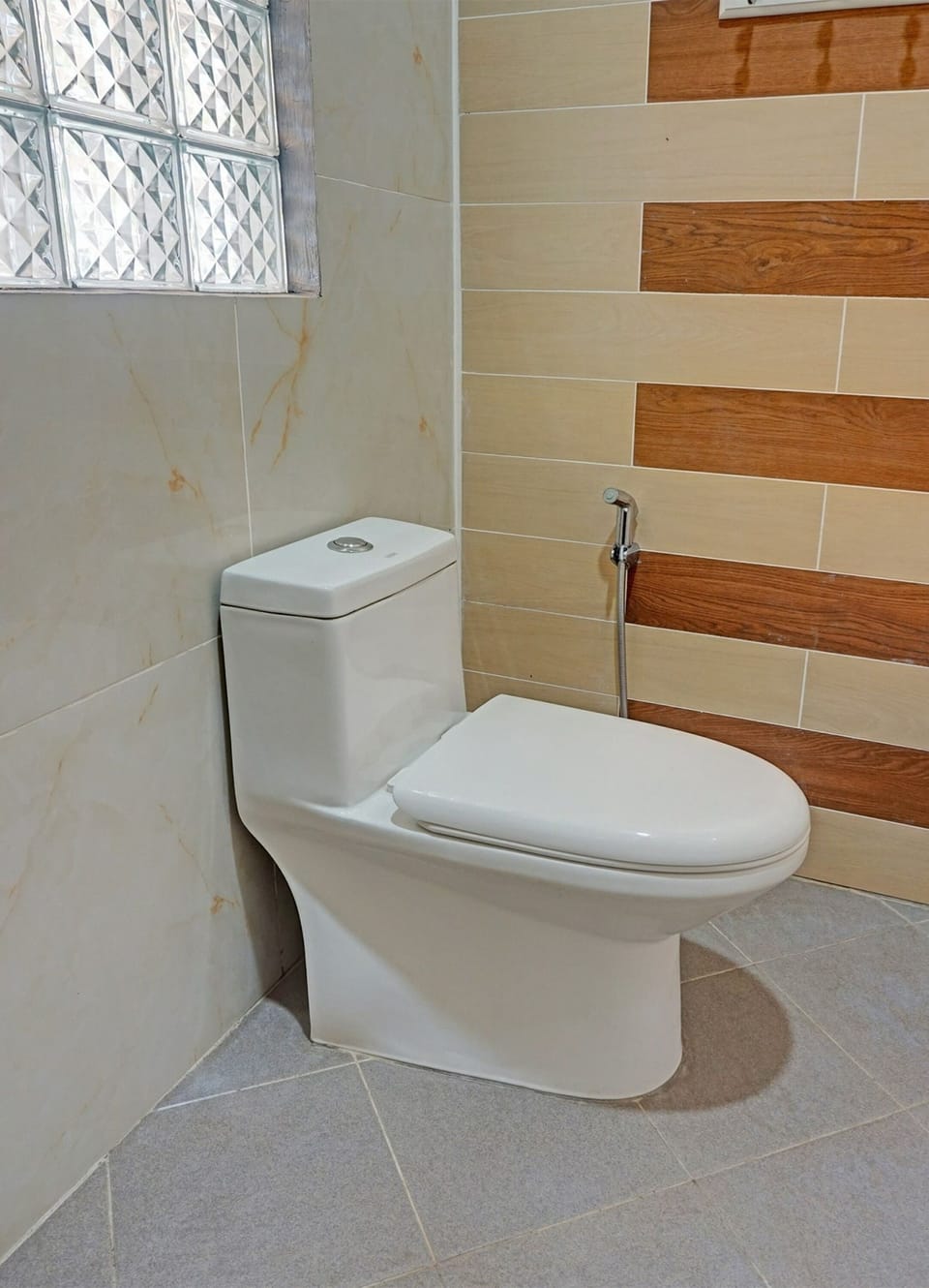 Deluxe Double Room | Bathroom | Shower, rainfall showerhead, soap
