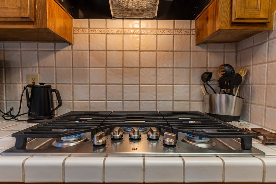 Gas Stove in kitchen - Gas Stove in kitchen