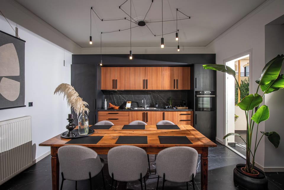 Kitchen / dining area
