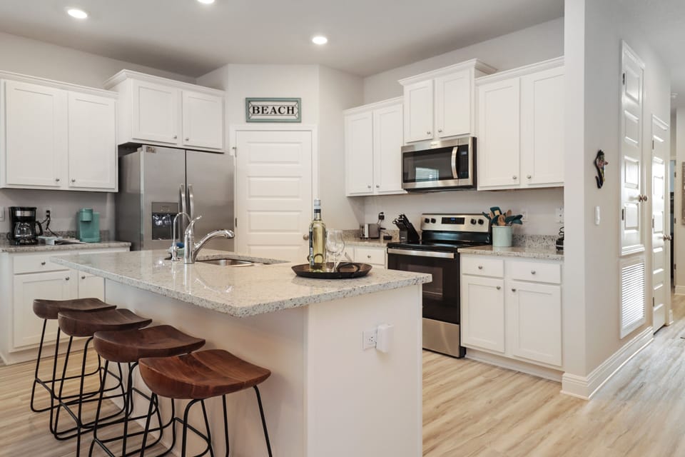 Open Kitchen and Bar