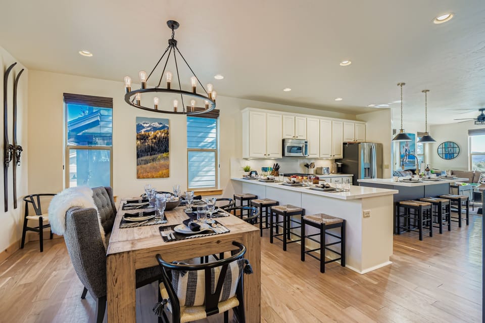 House, 5 Bedrooms | Dining