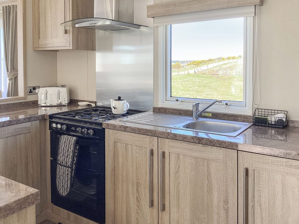 Kitchen | Ballagan Lodge - Ballagan Lodges, Culloden Moor, near Inverness
