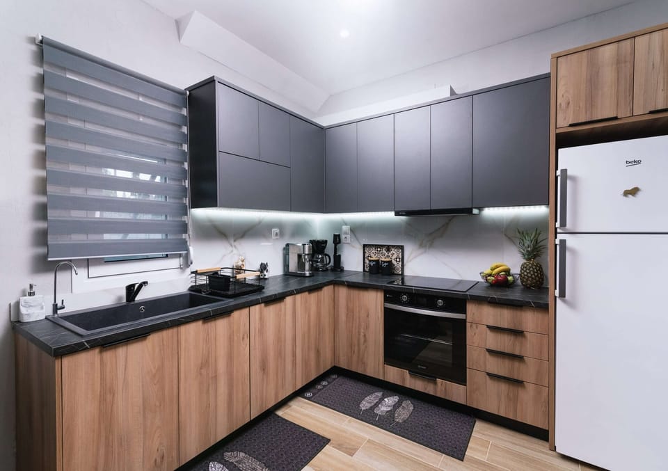 Design House, 2 Bedrooms, Balcony, Ocean View | Private kitchen | Full-size fridge, microwave, oven, stovetop