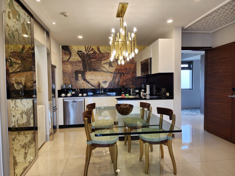 Dining Room & Kitchen