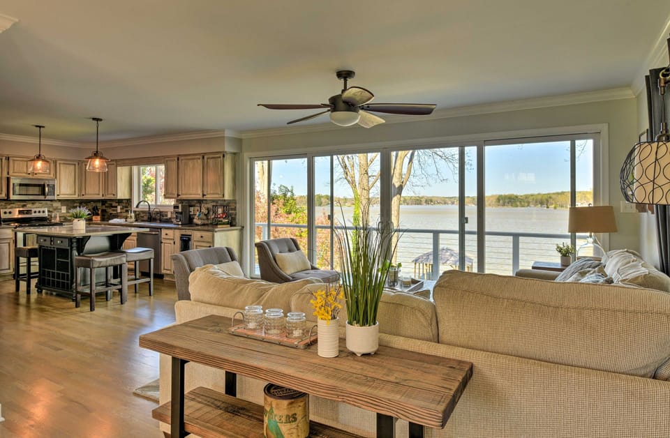 Furniture, Table, Indoors, Coffee Table, Ceiling Fan