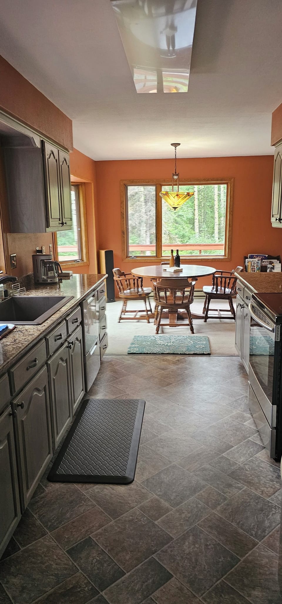Kitchen, fully stocked