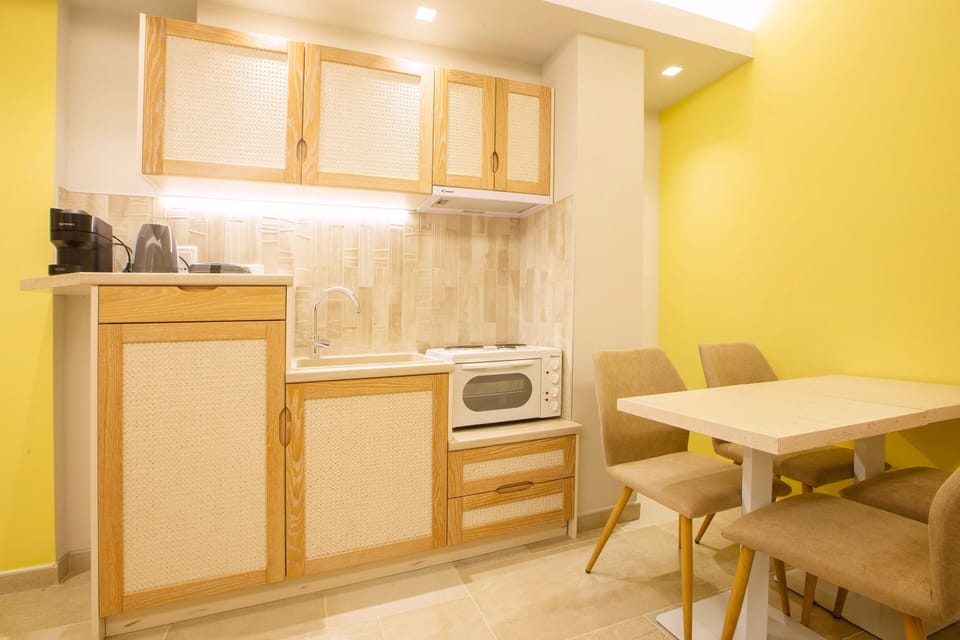 Paros | Private kitchen | Fridge, espresso maker, electric kettle, toaster
