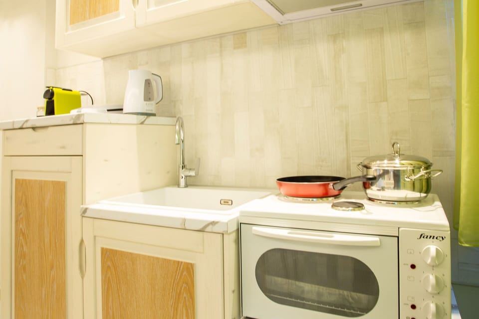 Naxos | Private kitchen | Fridge, espresso maker, electric kettle, toaster