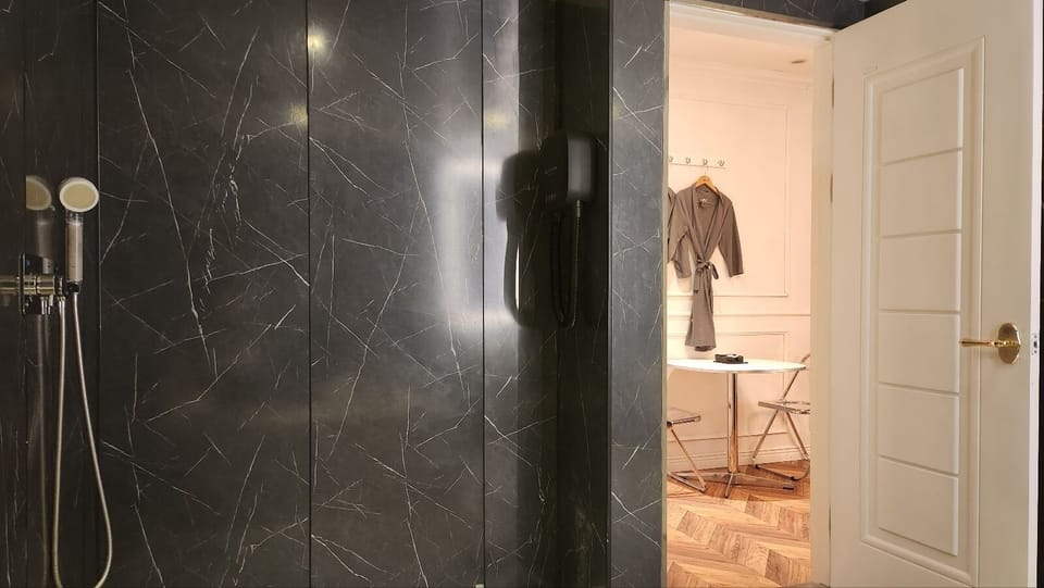 Royal Room, Non Smoking | Bathroom