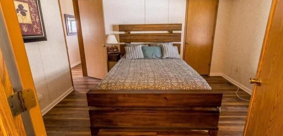 Traditional House | 2 bedrooms, desk, laptop workspace, free WiFi