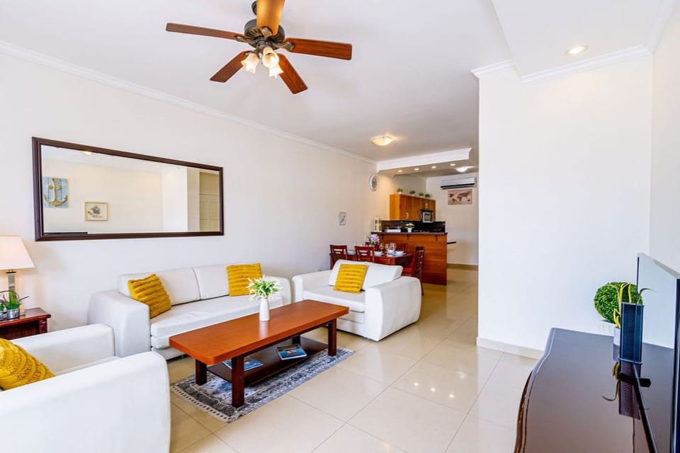 2BR Townhouse 3min walk 2 EagleBeach w/ Pool & BBQ (11058)