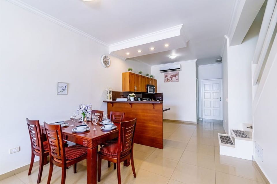 2BR Townhouse 3min walk 2 EagleBeach w/ Pool & BBQ (11056)