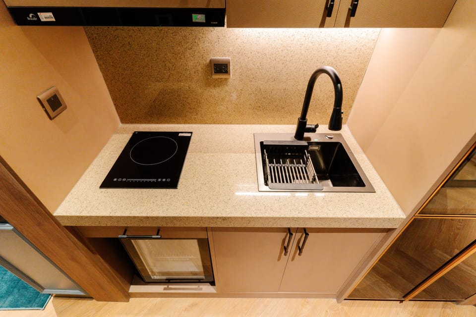 Premium Double Room | Private kitchen | Shared fridge