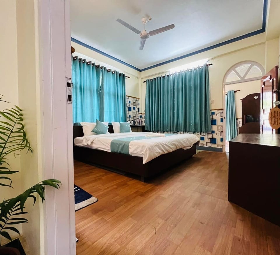 Deluxe Double or Twin Room | Premium bedding, individually furnished, desk, soundproofing