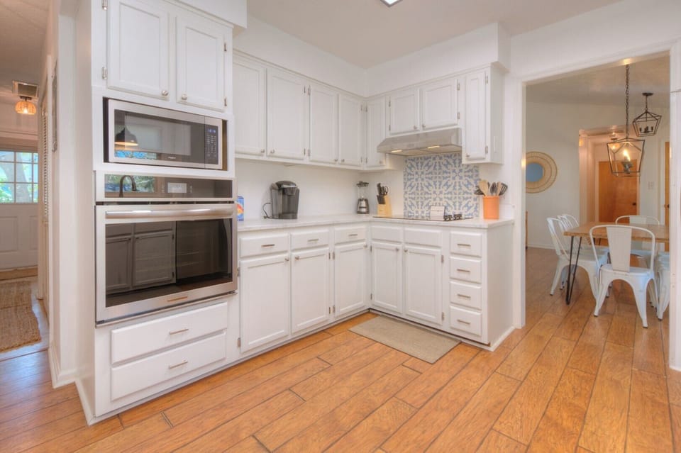 Kitchen Appliances
GW 10.2022