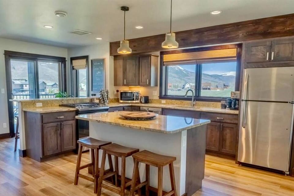 Kitchen is equipped with all you need to prepare a gourmet meal.
