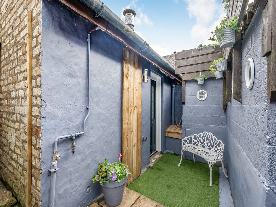 Sitting-out-area | The Harbour Nook - Harbour Cottages, Dunure, near Ayr