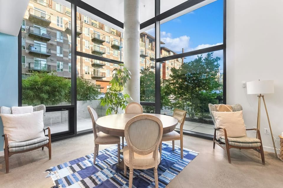Classic Apartment | Dining room