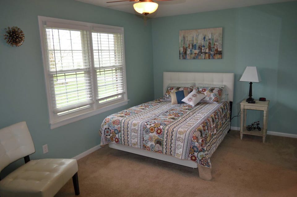 Bedroom #1 Queen bed
